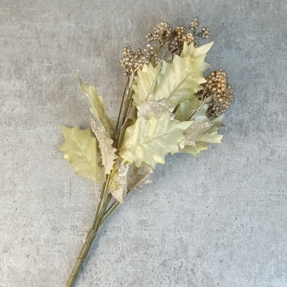 🍒 Holiday Gold Faux Floral Stem - Picture 1 of 3